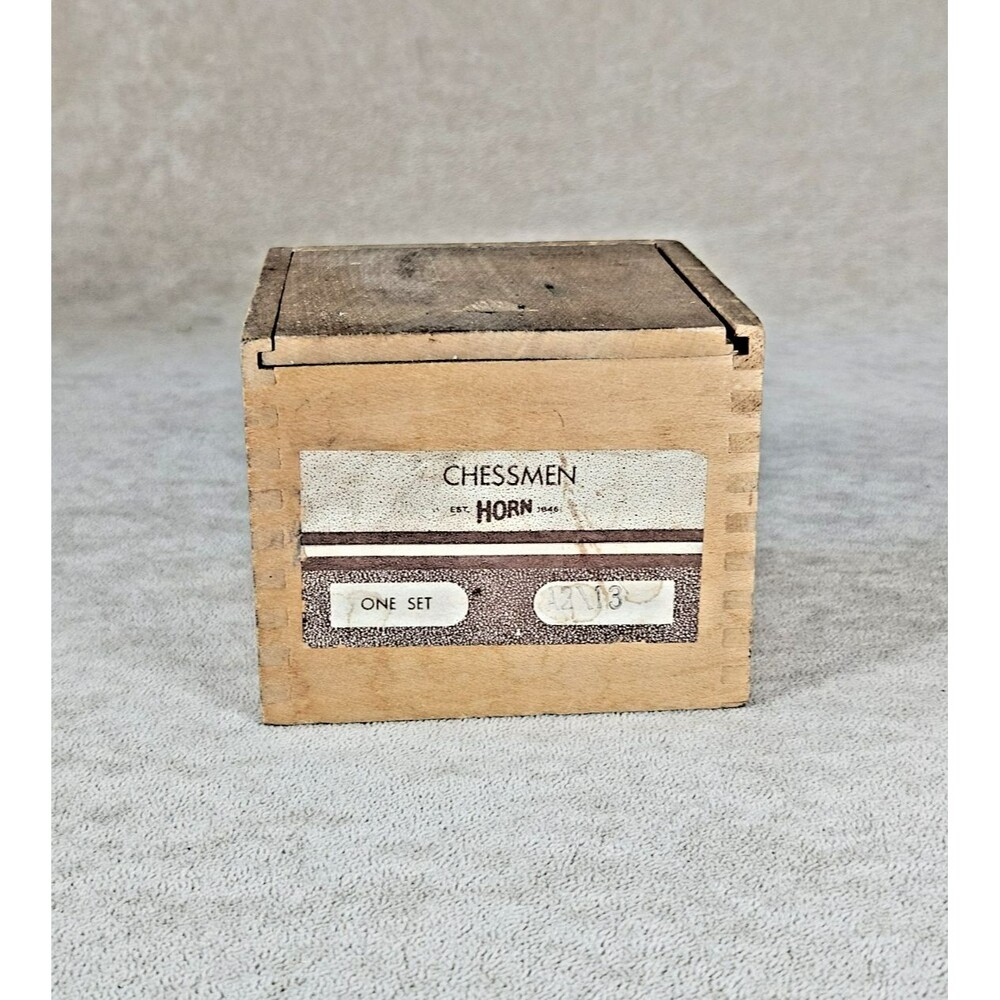 Vintage HORN No. A2 Wooden Chessmen Set With Original Wooden Box